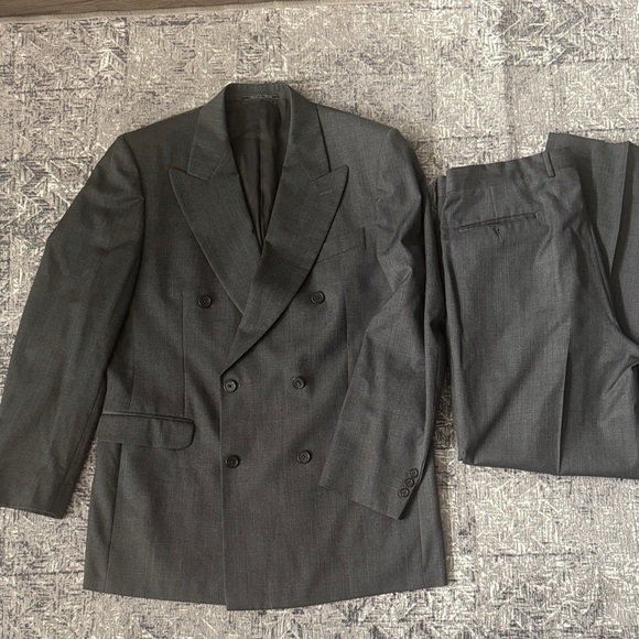 Classic Gray Double-Breasted Men's Suit - Picture 1 of 16